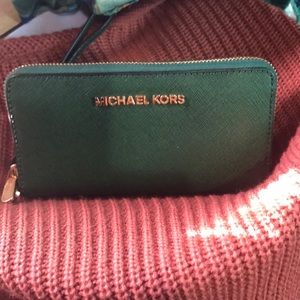Michael kors wristlet wallet